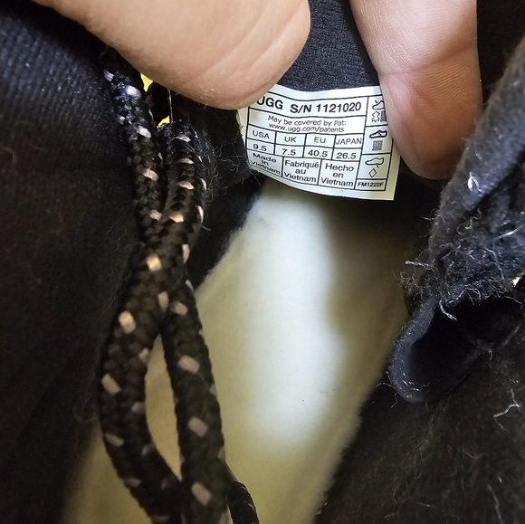 UGG Lakesider Heritage Mid Boot, black, size US 9.5 - Picture 9 of 11